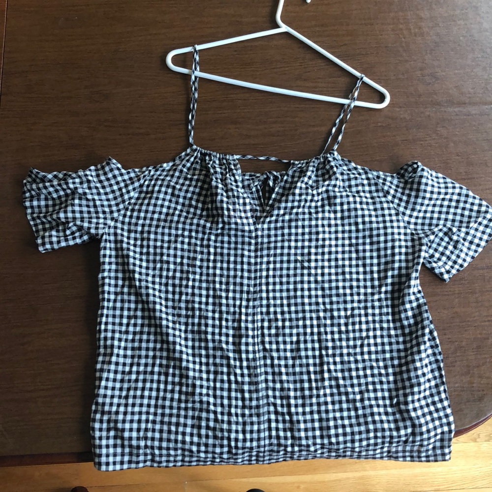 Velvet by Graham & Spencer cold shoulder top - Picture 2 of 2